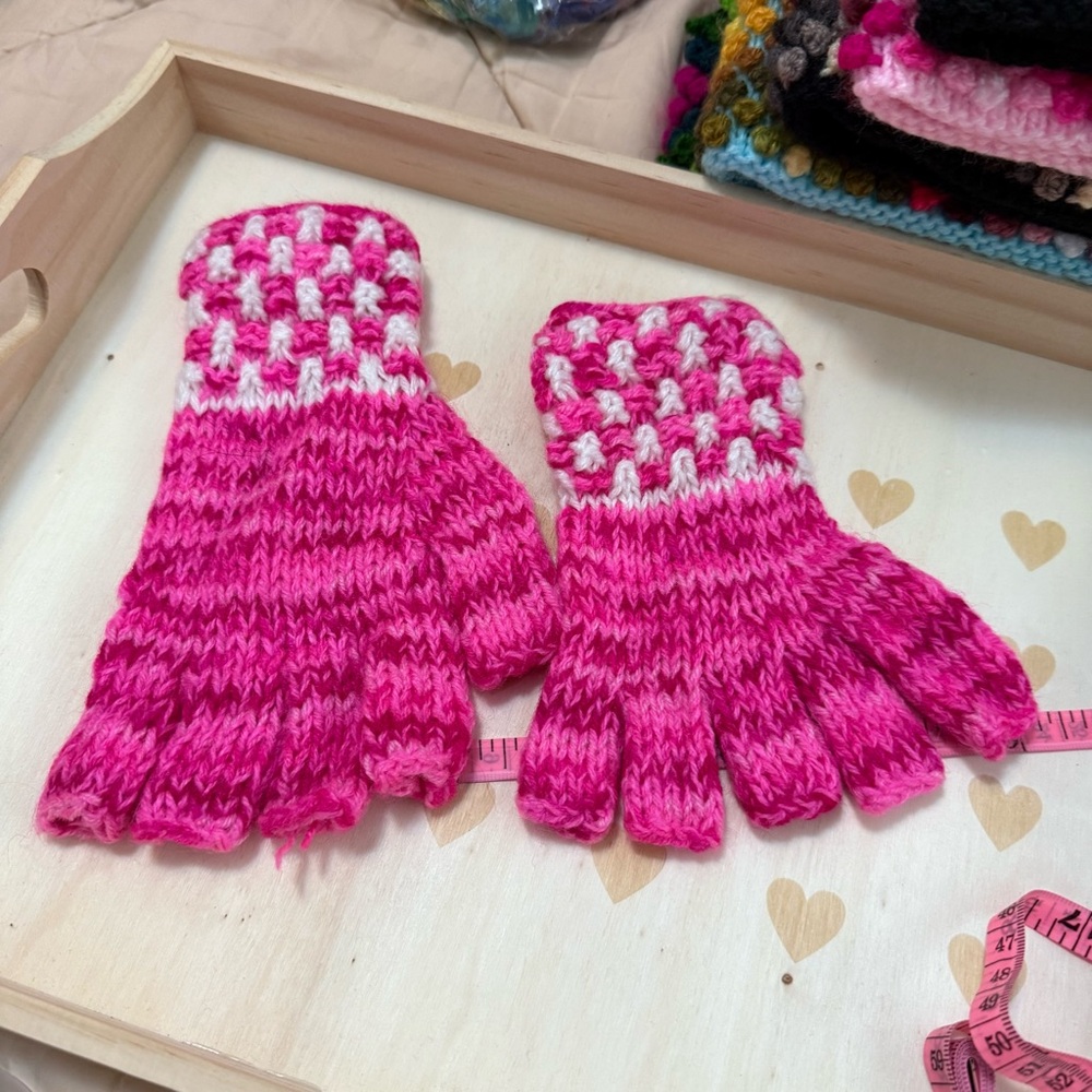 Peruvian Alpaca Wool Pink and White Knitted Gloves